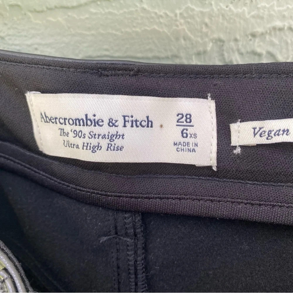 Abercrombie & Fitch Women's Black Vegan Leather High Rise Straight Pants Size 28